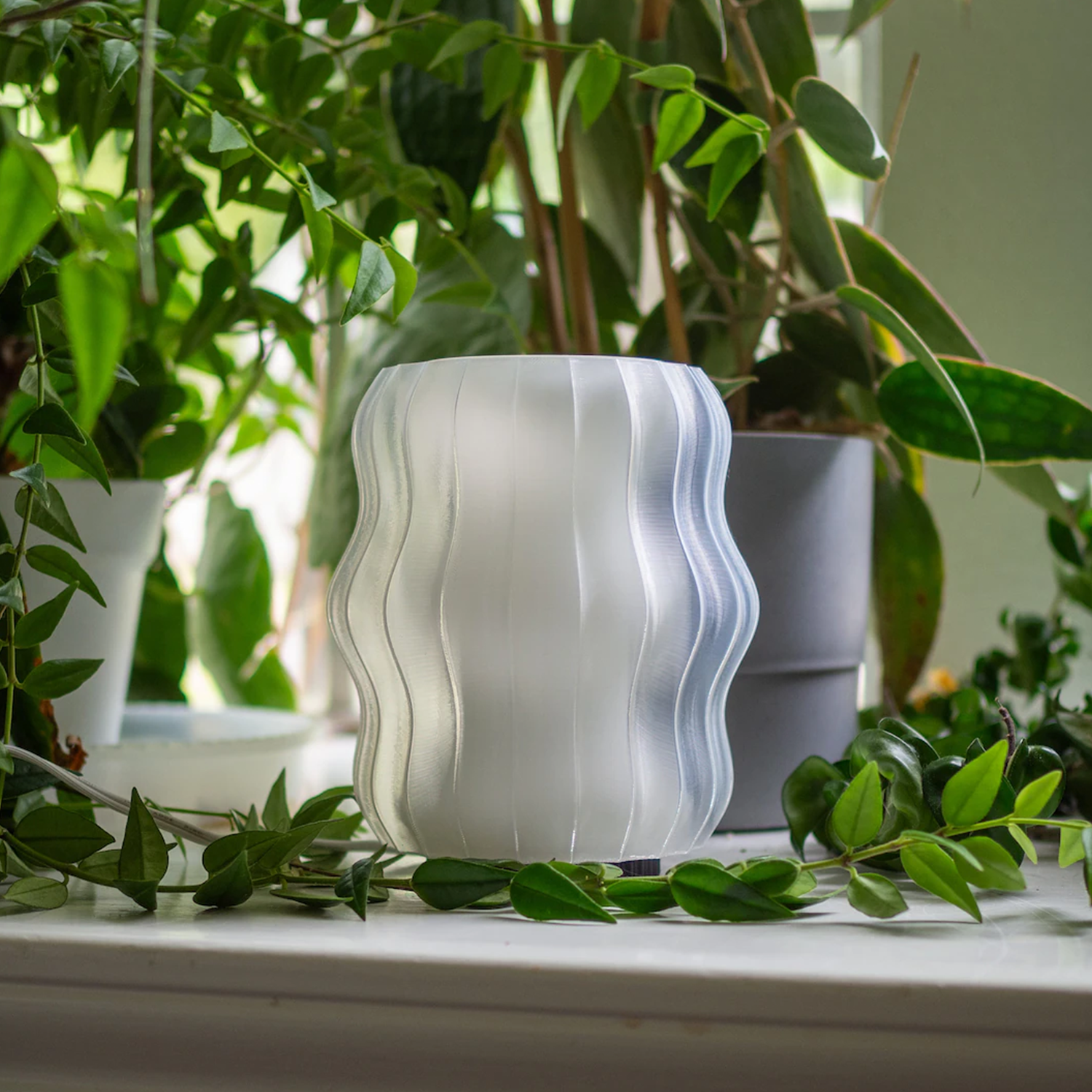 Double-Layer Wavy Silhouette Ambient Light, Translucent Compact Table Lamp With Dynamic Light Refraction For Indoor Atmosphere